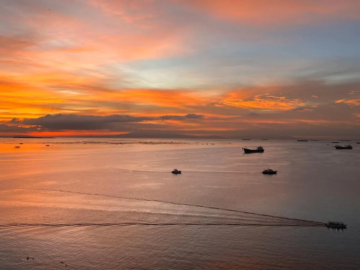 1Brfacing Manilabay Sunsetnear Okada Solaire 1Park Apartment  Manila